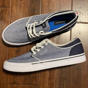 Tommy Hilfiger 10.5 Blue Lace Up Sneakers NWOT